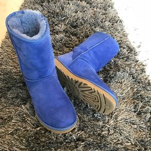 Blue Uggs size 7